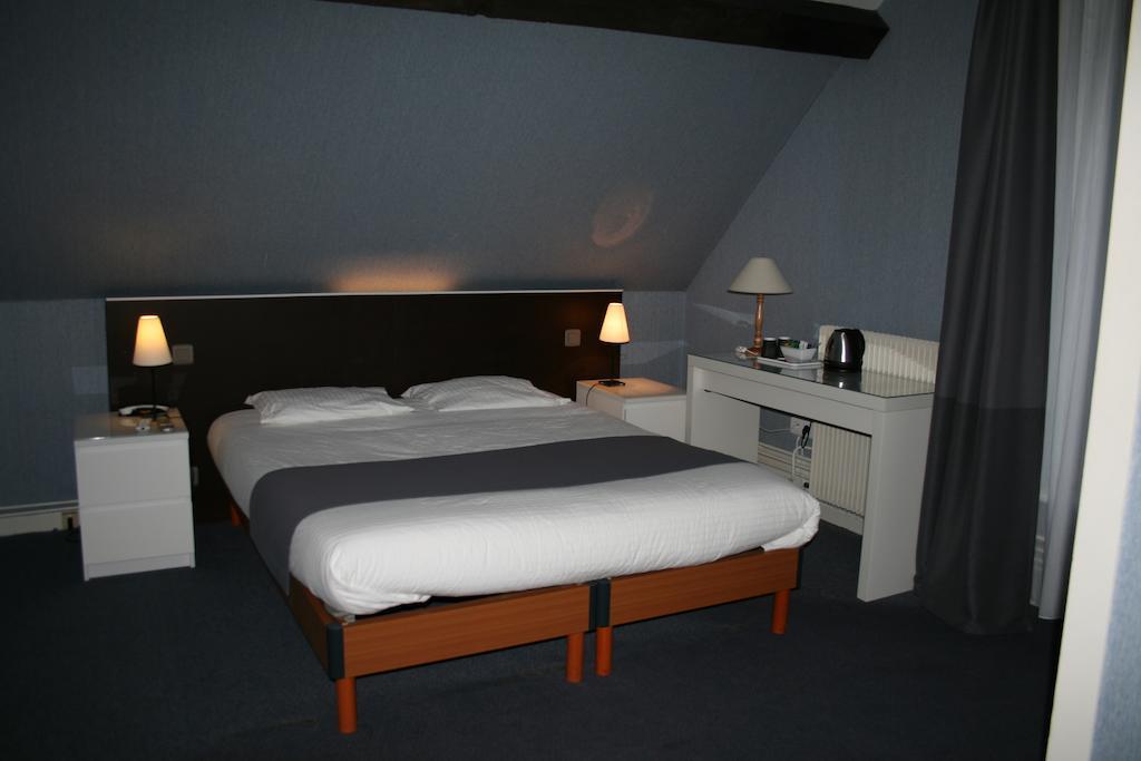 Hotel Le Troncais Saint-Bonnet-Tronçais Pokoj fotografie