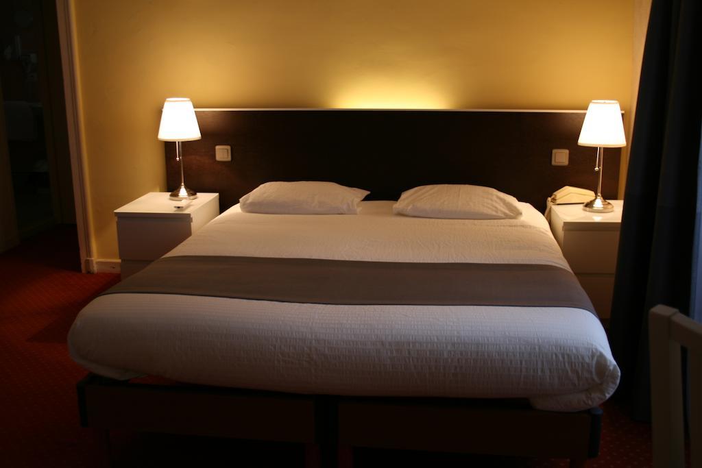 Hotel Le Troncais Saint-Bonnet-Tronçais Pokoj fotografie